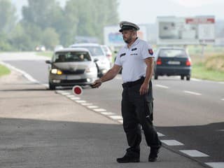 Popradčan nafúkal vyše 2 promile a vrazil do dvoch áut – polícia ho obvinila, škoda je 7000 eur