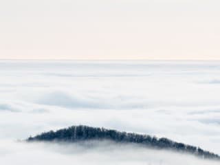 Slnečný svit v nížinách: Zanedbateľné zlepšenie aj budúci týždeň, meteorológovia varujú pred inverziou