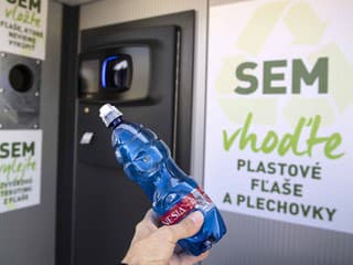 Recyklácia PET fliaš na Slovensku: Výskum odhalil, koľkokrát možno materiál bezpečne spracovať