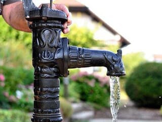 Bezplatná analýza vody zo studní v Bratislave: Kedy a kde ju môžete využiť tento rok?