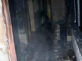 Rozsiahly požiar domu v Uníne: Hasiči bojovali s plameňmi, škoda až 120-tisíc eur