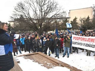 PROTEST v jednej z najväčších firiem Slovenska: Stovky ľudí vyšlo do ulíc