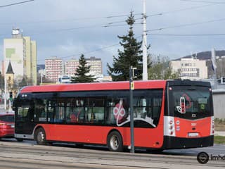 Bratislava nasadila tri nové moderné elektrobusy – zvýšia komfort aj bezpečnosť v MHD