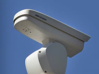 Na vrchole Pyramídy v Nitre pribudla kamera: Nové opatrenia proti vandalizmu a pre vyššiu bezpečnosť