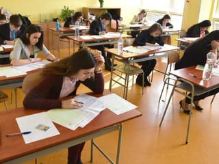 Začína sa maturitný týždeň, v utorok budú žiaci písať test a sloh zo slovenčiny