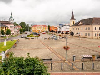 Vzácne prícestné kríže v Trstenej obnovia: Mesto získalo tisíce eur na ich záchranu