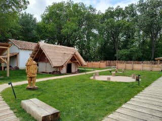 Archeopark Cífer-Pác štartuje sezónu: Nová mini zoo, atrakcie pre rodiny a kyvadlová doprava