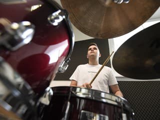 Drumfest Slovakia 2026 v Pezinku: Svetové bubenícke hviezdy, workshopy aj pocta legendám