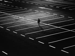 Brezová pod Bradlom stavia nové parkovisko za 300-tisíc eur, zlepší dopravu aj komfort cestujúcich