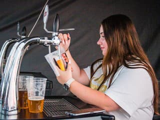 Sviatky sú pre závislých najrizikovejšie: Odborníčka radí rodinám, ako podporiť abstinenciu