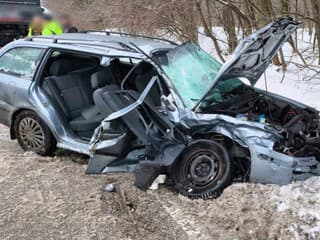 Vážna čelná zrážka v Bajči: Obaja vodiči skončili v nemocnici, polícia vyzýva na opatrnosť