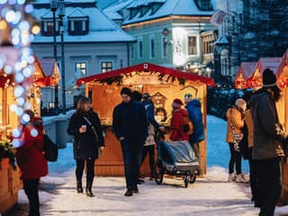 Mesto pripravuje Vianočnú dedinu, vyhlásilo súťaž na prenájom stánkov