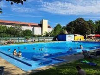 Bratislava otvára ďalšie mestské kúpaliská: Krasňany a Lamač privítajú návštevníkov už tento týždeň