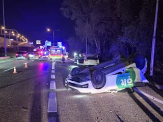 Utorková nehoda troch áut spôsobila v Bratislave vysokú škodu