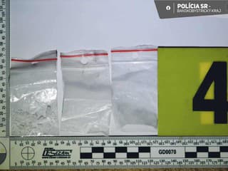 Polícia v Sobranciach zadržala vodiča bez oprávnenia, u ktorého našli metamfetamín