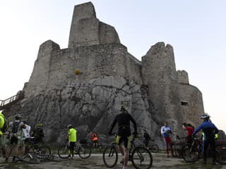 Vrchárska koruna trenčianska oslávila rekord: 170 účastníkov zdolalo 20 vrcholov v kraji
