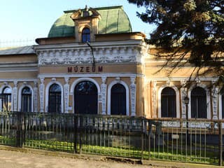 Banícke múzeum v Rožňave získalo výrobky rožňavskej kameninovej manufaktúry