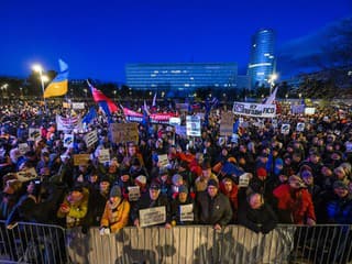 Vo viacerých mestách Slovenska sa konali protesty v reakcii na kroky vlády a premiéra