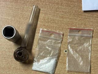 Policajti v Trebišove odhalili metamfetamín – 27-ročnému mužovi hrozí až 15 rokov väzenia
