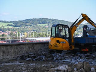 Mariánske námestie v Trenčíne je po rozsiahlej obnove opäť otvorené, pribudla zeleň aj nové osvetlenie