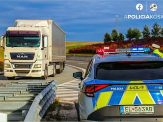 Dráma vo Vyšehradnom: Únik chlóru z kamióna uzavrel cestu, zasahovali hasiči aj polícia