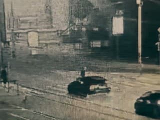 Ťažká nehoda v Košiciach: Chodec prešiel na červenú, utrpel vážne zranenia