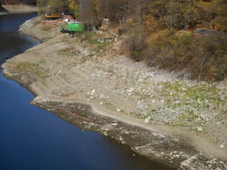 Dobrovoľníci opäť vyčistili Ružín: Z vodnej nádrže odviezli obrovských 80 ton odpadu