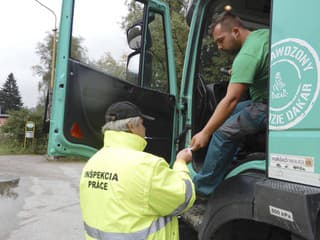 Polícia odhalila v Žilinskom kraji 47 vodičov kamiónov, ktorí porušili nedeľný zákaz jazdy