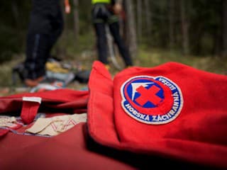 Horskí záchranári pomáhala turistovi, ktorého v Slovenskom raji zasiahol uvoľnený kameň