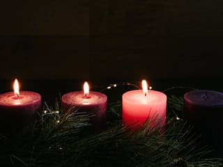 Kresťania na Slovensku dnes slávia tretiu adventnú nedeľu: Symbol radosti pred Vianocami