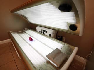 Opaľovanie v soláriu pre mladých končí: Vláda schválila prísny zákaz pre neplnoletých