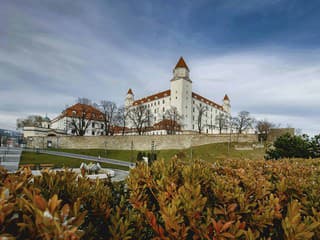 Na Bratislavskom hrade odhalili novú pamätnú tabuľu pri súsoší sv. Cyrila, Metoda a Gorazda