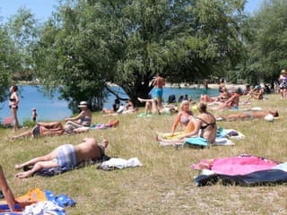 NÚDCH varuje: Skoky detí do neznámej vody spôsobujú vážne úrazy a ochrnutie