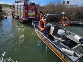 Dráma pri Košiciach: Hasiči zachraňovali človeka v bezvedomí z rieky Torysa FOTO