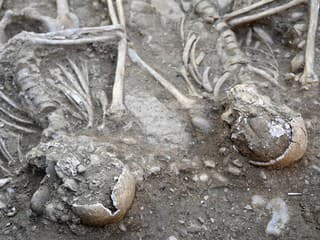 Prekvapivý objav v kláštore Veľká Skalka: Archeológovia našli takmer kompletnú kostru zo 17. storočia