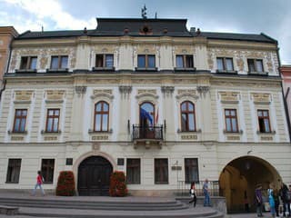 Prešov čakajú dopravné obmedzenia: Hlavnú ulicu uzavrú kvôli vojenskej prísaha a nácviku