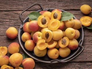 Marhuľa na Slovensku kvitne čoraz skôr: SHMÚ varuje pred rastúcim rizikom mrazov a ohrozenou úrodou