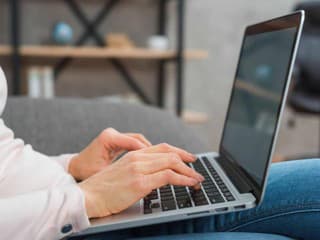 Martinskí poslanci pod drobnohľadom: Nový web odhaľuje ich aktivitu a hlasovania