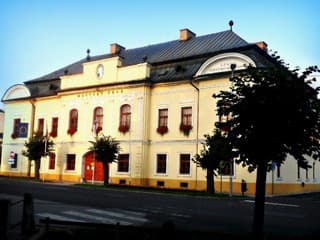 Revúca získala vyše 1,2 milióna eur: Pribudnú moderné uzamykateľné stojiská na odpad aj čipový zber