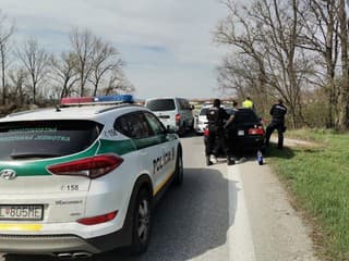 VIDEO Naháňačka ako z filmu! Nadrogovaný vodič sa snažil uniknúť pred policajtami