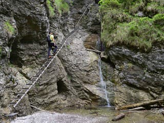 Pozor, populárna roklina Suchá Belá v Slovenskom raji bude od utorka uzavretá – dôvodom je oprava rebríkov