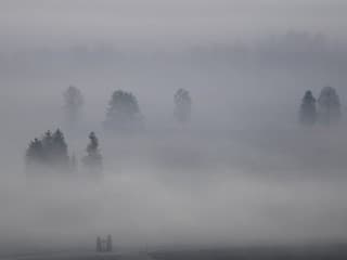 Meteorológovia vystríhajú pred hmlou