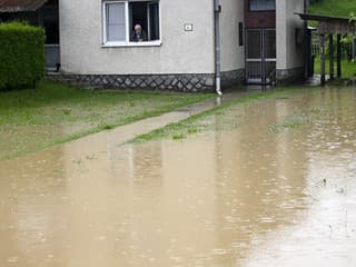 Na západe Slovenska hrozia aj naďalej povodne: Meteorológovia vydali výstrahy