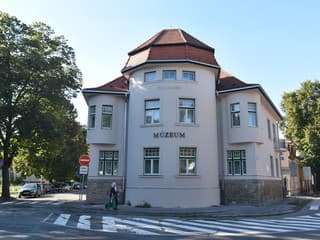 Balneologické múzeum v Piešťanoch prináša interaktívnu novinku: Dotyková obrazovka s históriou a unikátnym filmom