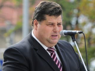 Primátor na kampaň minul tisíce eur, nikto však nevidel, odkiaľ prišli. Ako je to možné?
