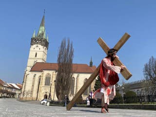 Veľkonočný pondelok: Kresťania na Slovensku slávia zmŕtvychvstanie Ježiša Krista bohoslužbami aj tradíciami