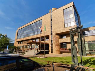 Veľké jarné upratovanie v Žiline: Technické služby mesta spúšťajú nový systém čistenia