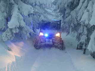 Dráma na Skalke: Horskí záchranári pomáhali zranenému bežkárovi (65) po páde na trati