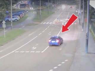DESIVÉ VIDEO Auto na priechode zrazilo ženu a UŠLO: Polícia hľadá svedkov nehody