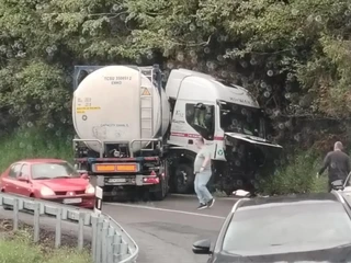 AKTUÁLNE V stúpaní na Čertovicu havaroval kamión! Cestu dočasne uzavreli